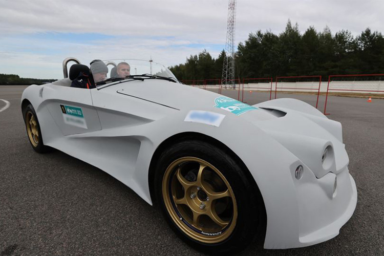Белорусские ученые представили спортивный электромобиль